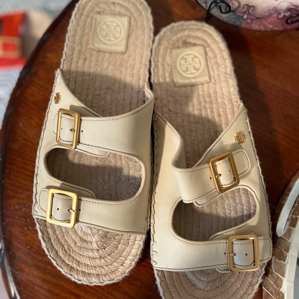 Tory Burch Cream Gold Sandals with Wide Strap Design